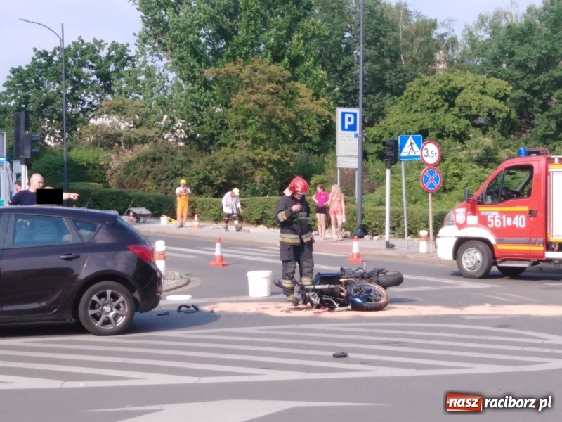 Zdjęcie w galerii na portalu naszraciborz.pl: Zderzenie opla i kawasaki pod sądem [FOTO] wiadomości z regionu