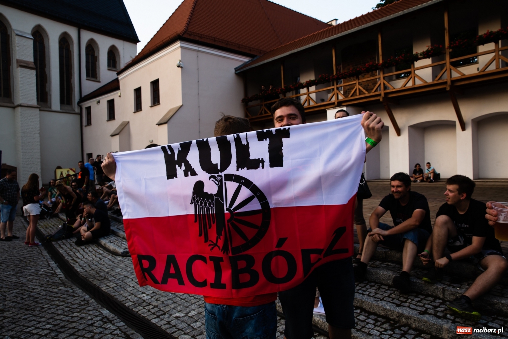 Zdjęcie w galerii na portalu naszraciborz.pl: KULT w Raciborzu. Tak reagowała publiczność [FOTO] wiadomości z regionu