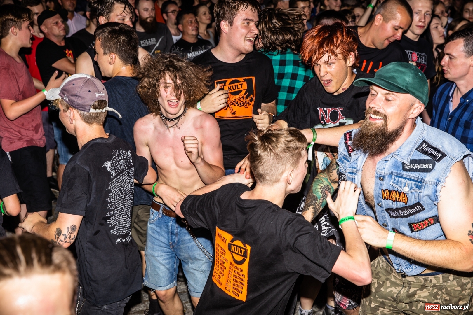 Zdjęcie w galerii na portalu naszraciborz.pl: KULT w Raciborzu. Tak reagowała publiczność [FOTO] wiadomości z regionu