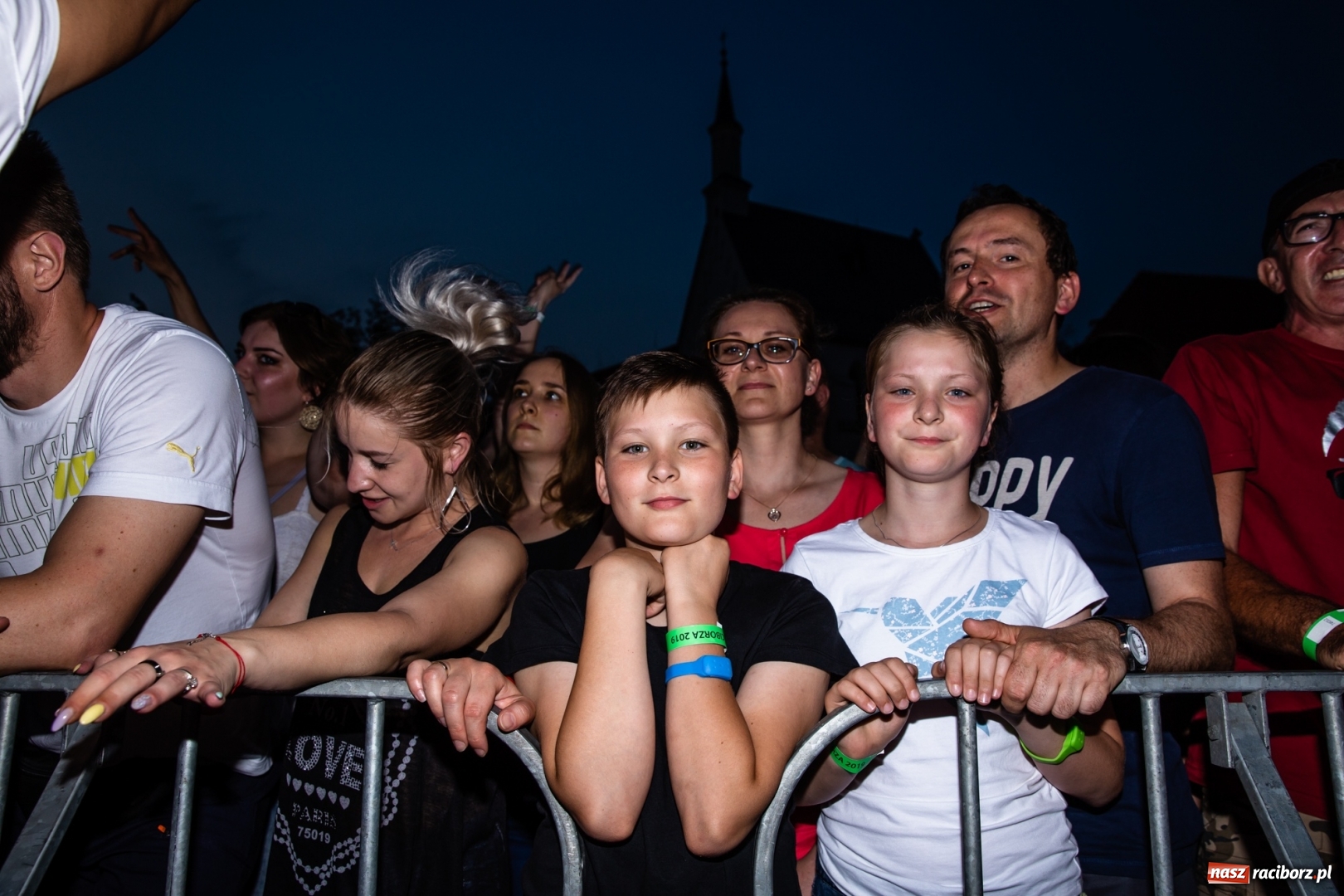 Zdjęcie w galerii na portalu naszraciborz.pl: KULT w Raciborzu. Tak reagowała publiczność [FOTO] wiadomości z regionu