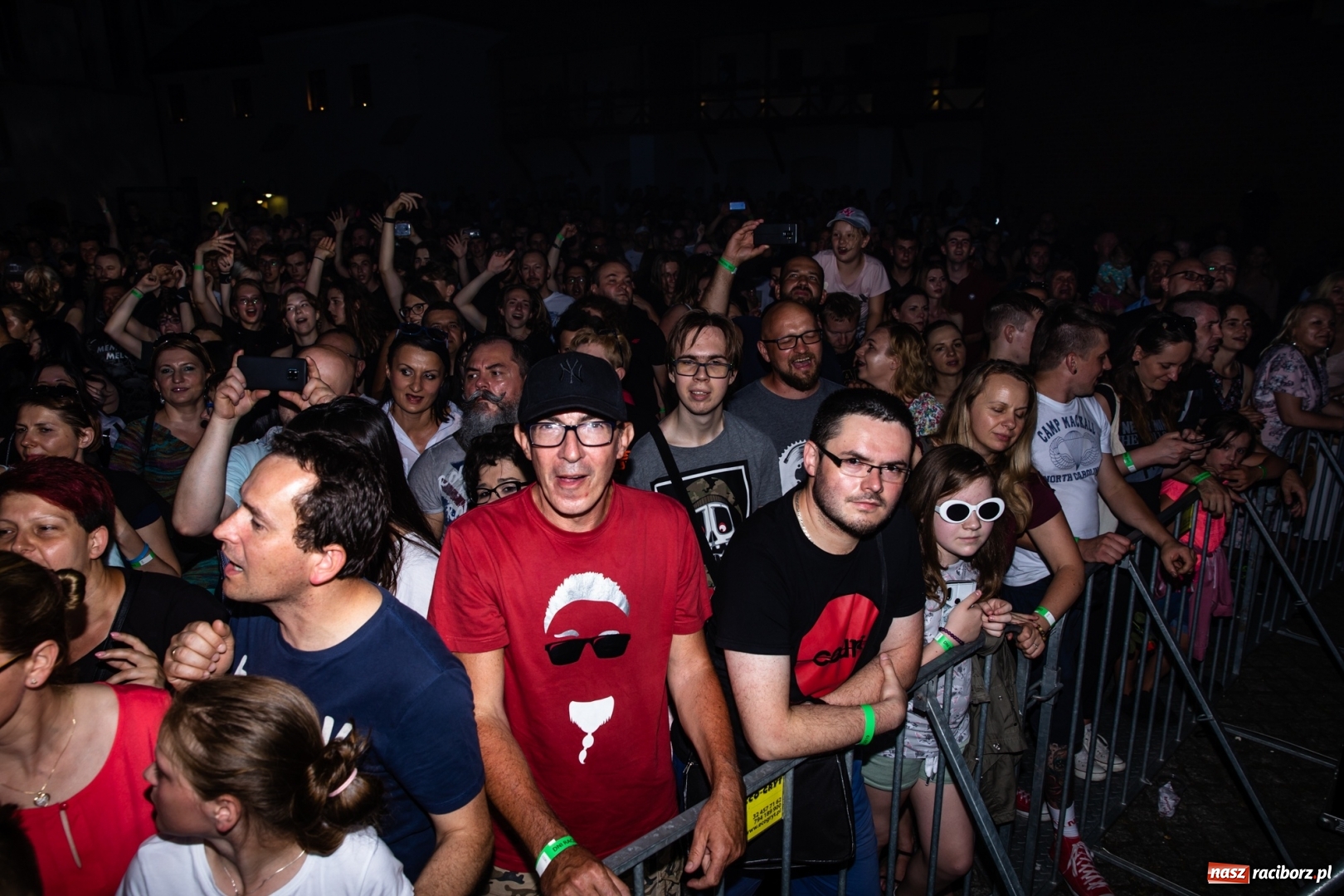 Zdjęcie w galerii na portalu naszraciborz.pl: KULT w Raciborzu. Tak reagowała publiczność [FOTO] wiadomości z regionu
