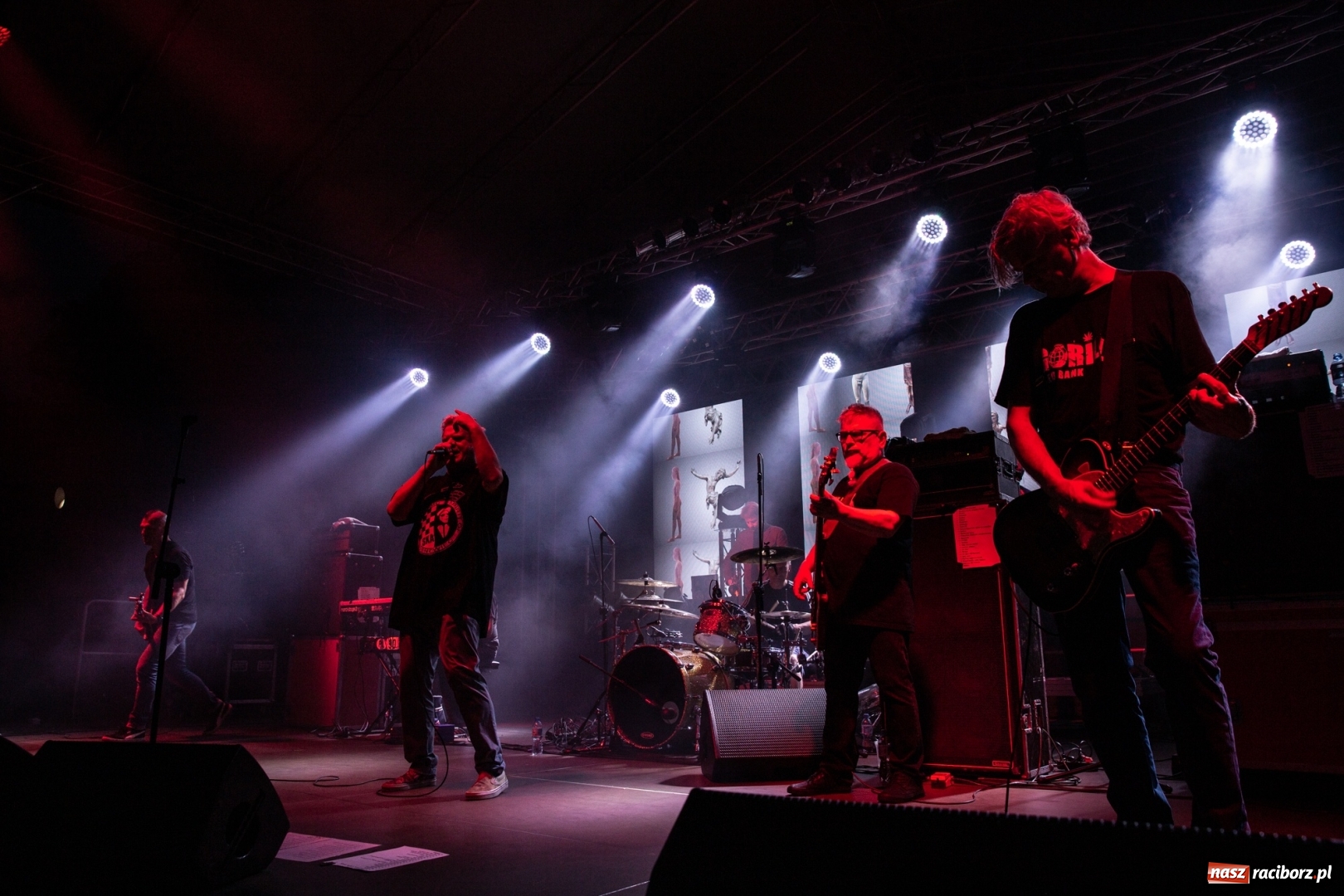 Zdjęcie w galerii na portalu naszraciborz.pl: KULT w Raciborzu. Tak reagowała publiczność [FOTO] wiadomości z regionu