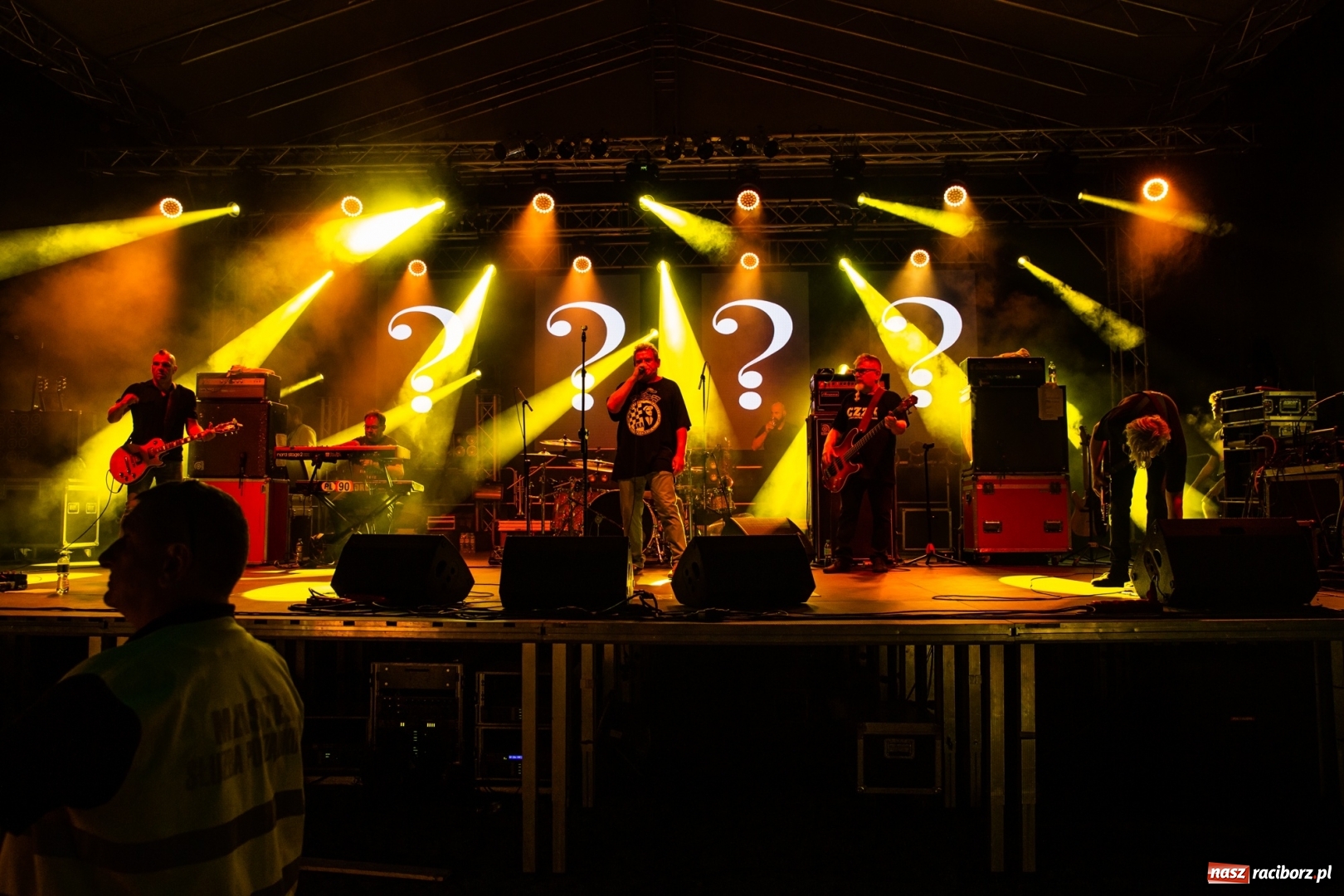 Zdjęcie w galerii na portalu naszraciborz.pl: KULT w Raciborzu. Tak reagowała publiczność [FOTO] wiadomości z regionu