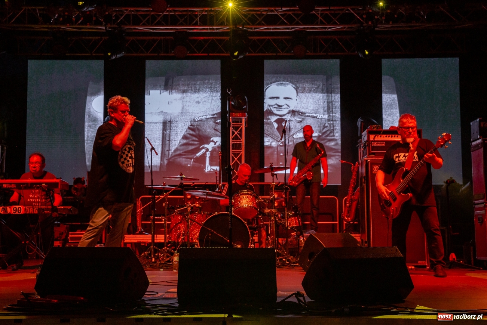 Zdjęcie w galerii na portalu naszraciborz.pl: KULT w Raciborzu. Tak reagowała publiczność [FOTO] wiadomości z regionu