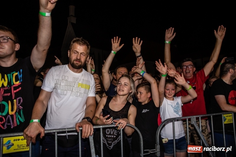 Zdjęcie w galerii na portalu naszraciborz.pl: KULT w Raciborzu. Tak reagowała publiczność [FOTO] wiadomości z regionu