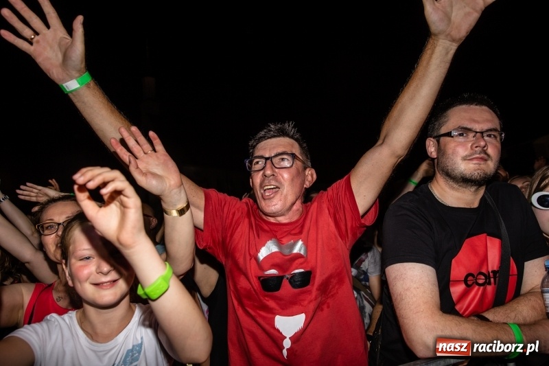 Zdjęcie w galerii na portalu naszraciborz.pl: KULT w Raciborzu. Tak reagowała publiczność [FOTO] wiadomości z regionu