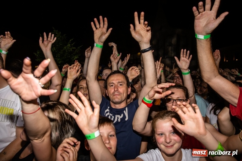 Zdjęcie w galerii na portalu naszraciborz.pl: KULT w Raciborzu. Tak reagowała publiczność [FOTO] wiadomości z regionu