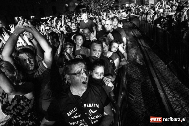 Zdjęcie w galerii na portalu naszraciborz.pl: KULT w Raciborzu. Tak reagowała publiczność [FOTO] wiadomości z regionu