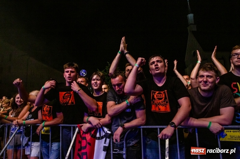 Zdjęcie w galerii na portalu naszraciborz.pl: KULT w Raciborzu. Tak reagowała publiczność [FOTO] wiadomości z regionu