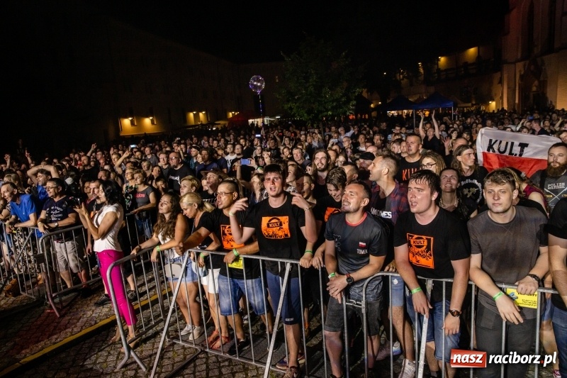Zdjęcie w galerii na portalu naszraciborz.pl: KULT w Raciborzu. Tak reagowała publiczność [FOTO] wiadomości z regionu