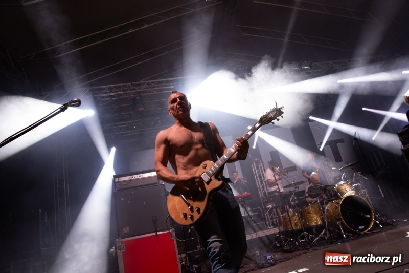 Zdjęcie w galerii na portalu naszraciborz.pl: KULT w Raciborzu. Tak reagowała publiczność [FOTO] wiadomości z regionu