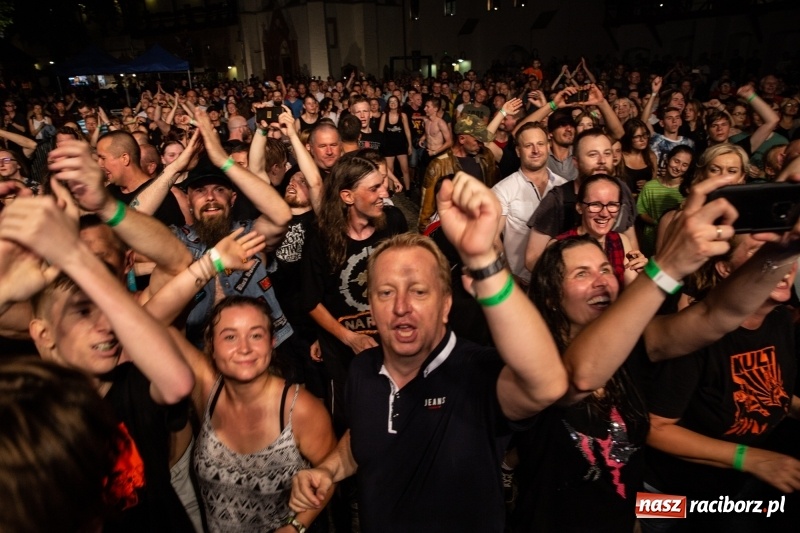 Zdjęcie w galerii na portalu naszraciborz.pl: KULT w Raciborzu. Tak reagowała publiczność [FOTO] wiadomości z regionu