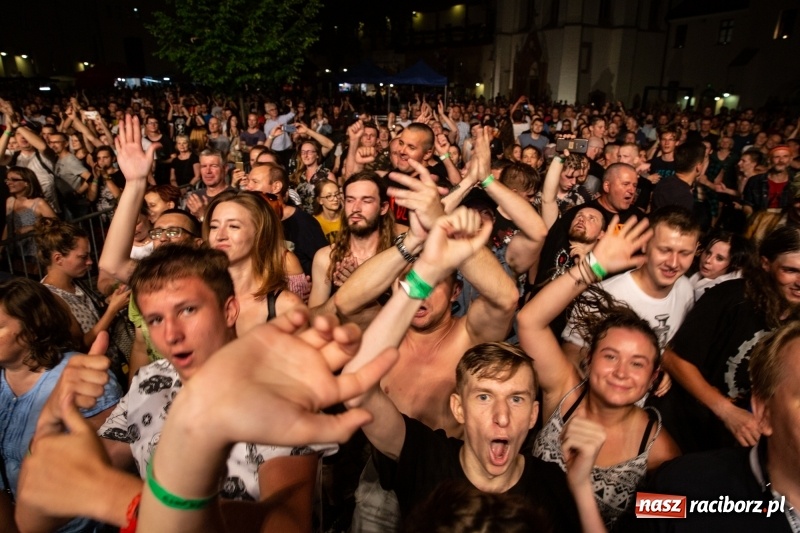 Zdjęcie w galerii na portalu naszraciborz.pl: KULT w Raciborzu. Tak reagowała publiczność [FOTO] wiadomości z regionu