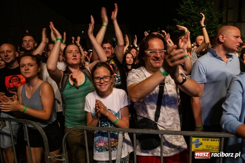 Zdjęcie w galerii na portalu naszraciborz.pl: KULT w Raciborzu. Tak reagowała publiczność [FOTO] wiadomości z regionu