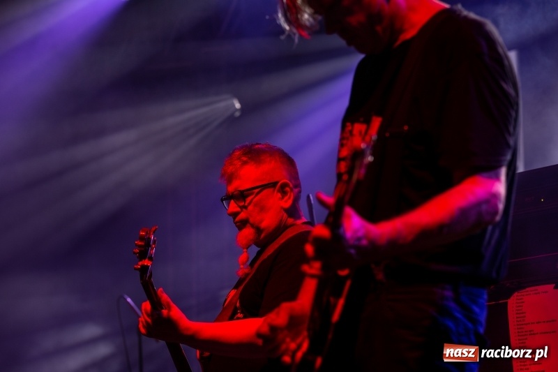 Zdjęcie w galerii na portalu naszraciborz.pl: KULT w Raciborzu. Tak reagowała publiczność [FOTO] wiadomości z regionu