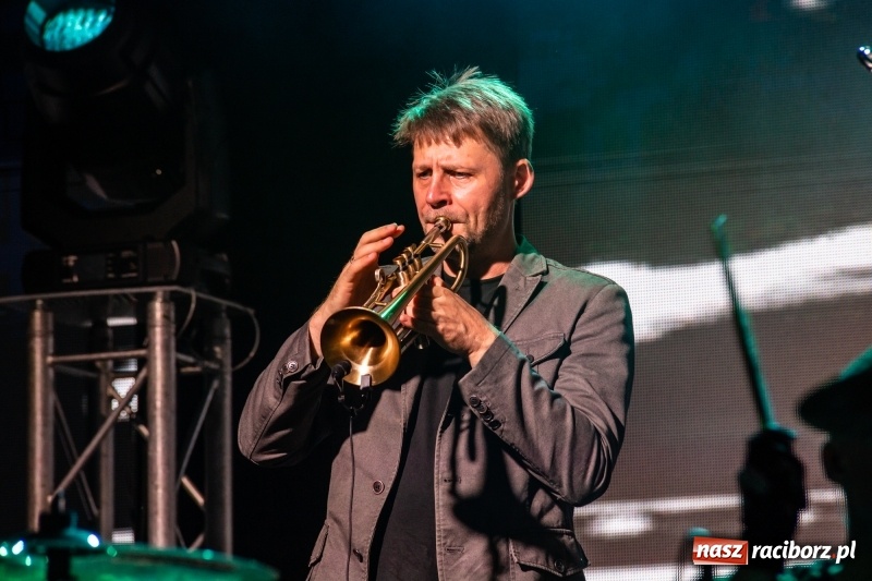 Zdjęcie w galerii na portalu naszraciborz.pl: KULT w Raciborzu. Tak reagowała publiczność [FOTO] wiadomości z regionu