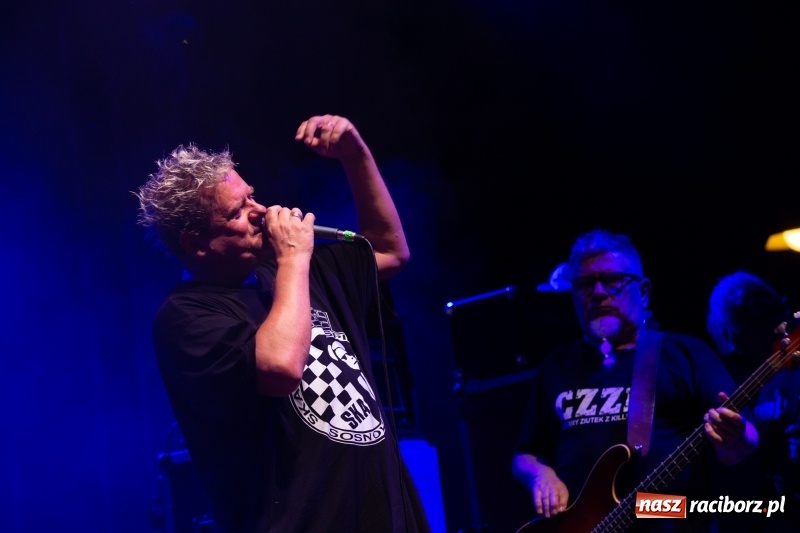 Zdjęcie w galerii na portalu naszraciborz.pl: KULT w Raciborzu. Tak reagowała publiczność [FOTO] wiadomości z regionu