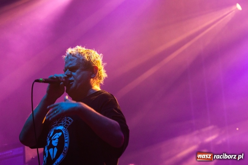 Zdjęcie w galerii na portalu naszraciborz.pl: KULT w Raciborzu. Tak reagowała publiczność [FOTO] wiadomości z regionu