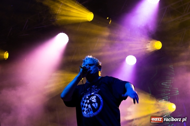 Zdjęcie w galerii na portalu naszraciborz.pl: KULT w Raciborzu. Tak reagowała publiczność [FOTO] wiadomości z regionu