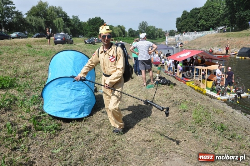 Zdjęcie w galerii na portalu naszraciborz.pl: Morsy spacerkiem, reszta powiosłuje albo włączy silniki. Skąd ruszy 22. Pływadło? wiadomości z regionu
