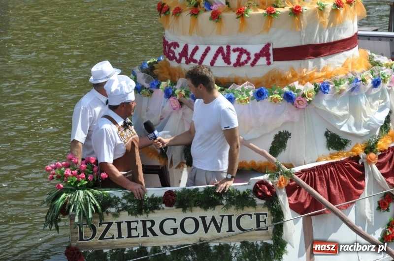Zdjęcie w galerii na portalu naszraciborz.pl: Morsy spacerkiem, reszta powiosłuje albo włączy silniki. Skąd ruszy 22. Pływadło? wiadomości z regionu