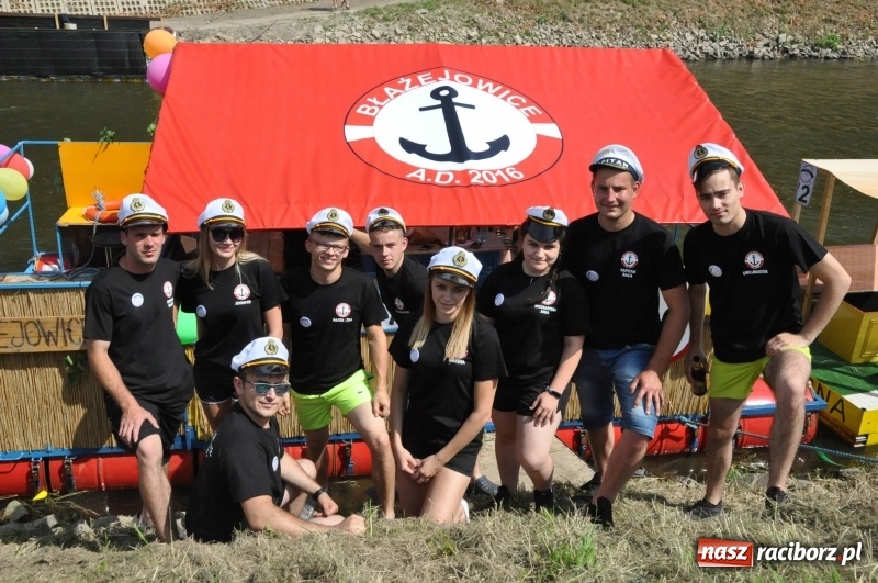 Zdjęcie w galerii na portalu naszraciborz.pl: Morsy spacerkiem, reszta powiosłuje albo włączy silniki. Skąd ruszy 22. Pływadło? wiadomości z regionu