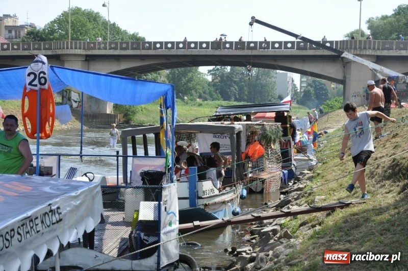 Zdjęcie w galerii na portalu naszraciborz.pl: Morsy spacerkiem, reszta powiosłuje albo włączy silniki. Skąd ruszy 22. Pływadło? wiadomości z regionu