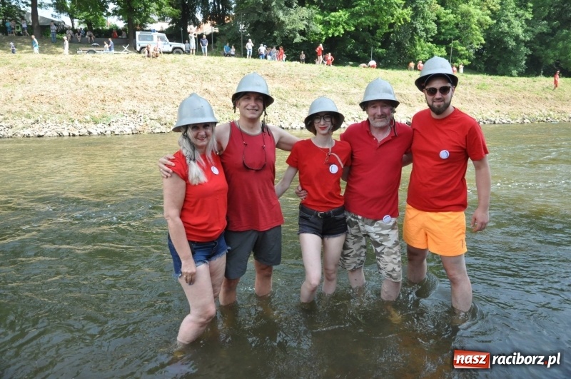 Zdjęcie w galerii na portalu naszraciborz.pl: Morsy spacerkiem, reszta powiosłuje albo włączy silniki. Skąd ruszy 22. Pływadło? wiadomości z regionu