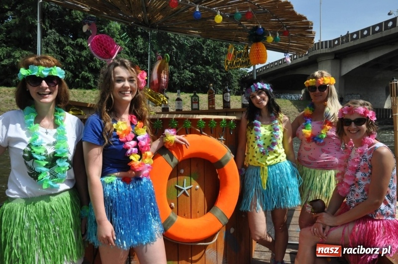 Zdjęcie w galerii na portalu naszraciborz.pl: Morsy spacerkiem, reszta powiosłuje albo włączy silniki. Skąd ruszy 22. Pływadło? wiadomości z regionu