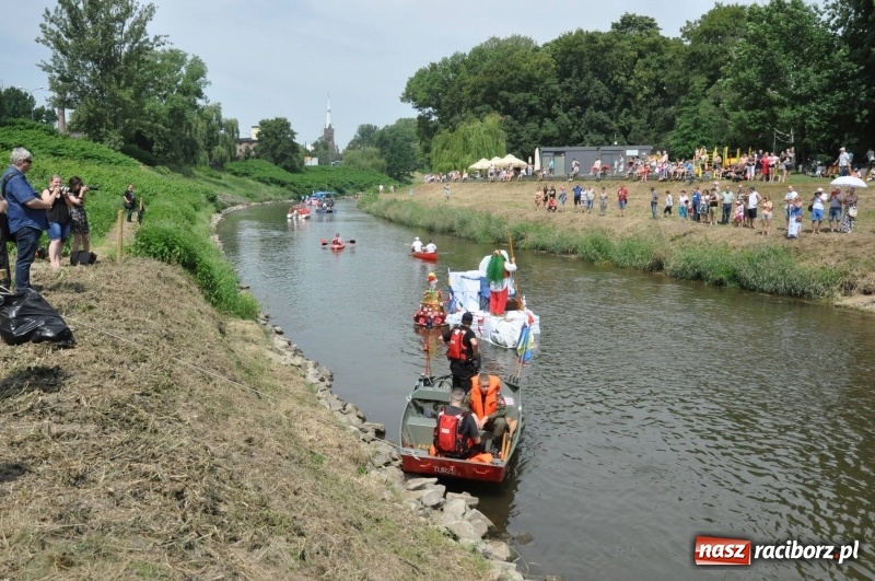 Zdjęcie w galerii na portalu naszraciborz.pl: Morsy spacerkiem, reszta powiosłuje albo włączy silniki. Skąd ruszy 22. Pływadło? wiadomości z regionu