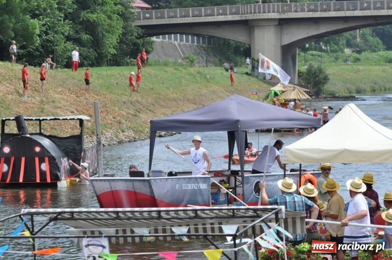 Zdjęcie w galerii na portalu naszraciborz.pl: Morsy spacerkiem, reszta powiosłuje albo włączy silniki. Skąd ruszy 22. Pływadło? wiadomości z regionu