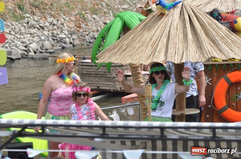 Zdjęcie w galerii na portalu naszraciborz.pl: Morsy spacerkiem, reszta powiosłuje albo włączy silniki. Skąd ruszy 22. Pływadło? wiadomości z regionu
