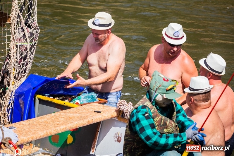 Zdjęcie w galerii na portalu naszraciborz.pl: Morsy spacerkiem, reszta powiosłuje albo włączy silniki. Skąd ruszy 22. Pływadło? wiadomości z regionu