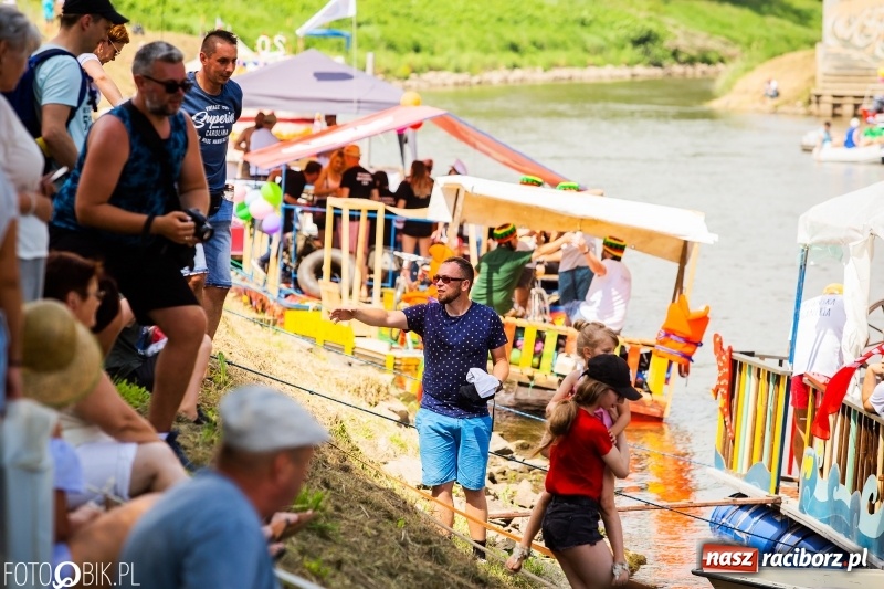 Zdjęcie w galerii na portalu naszraciborz.pl: Morsy spacerkiem, reszta powiosłuje albo włączy silniki. Skąd ruszy 22. Pływadło? wiadomości z regionu