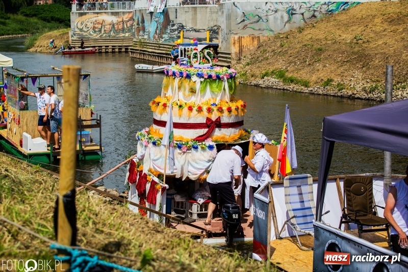 Zdjęcie w galerii na portalu naszraciborz.pl: Morsy spacerkiem, reszta powiosłuje albo włączy silniki. Skąd ruszy 22. Pływadło? wiadomości z regionu