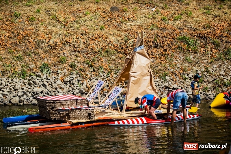 Zdjęcie w galerii na portalu naszraciborz.pl: Morsy spacerkiem, reszta powiosłuje albo włączy silniki. Skąd ruszy 22. Pływadło? wiadomości z regionu