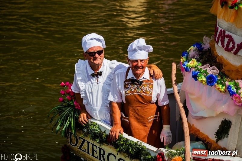 Zdjęcie w galerii na portalu naszraciborz.pl: Morsy spacerkiem, reszta powiosłuje albo włączy silniki. Skąd ruszy 22. Pływadło? wiadomości z regionu
