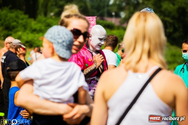 Zdjęcie w galerii na portalu naszraciborz.pl: Morsy spacerkiem, reszta powiosłuje albo włączy silniki. Skąd ruszy 22. Pływadło? wiadomości z regionu