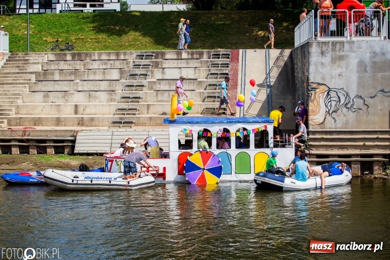 Zdjęcie w galerii na portalu naszraciborz.pl: Morsy spacerkiem, reszta powiosłuje albo włączy silniki. Skąd ruszy 22. Pływadło? wiadomości z regionu
