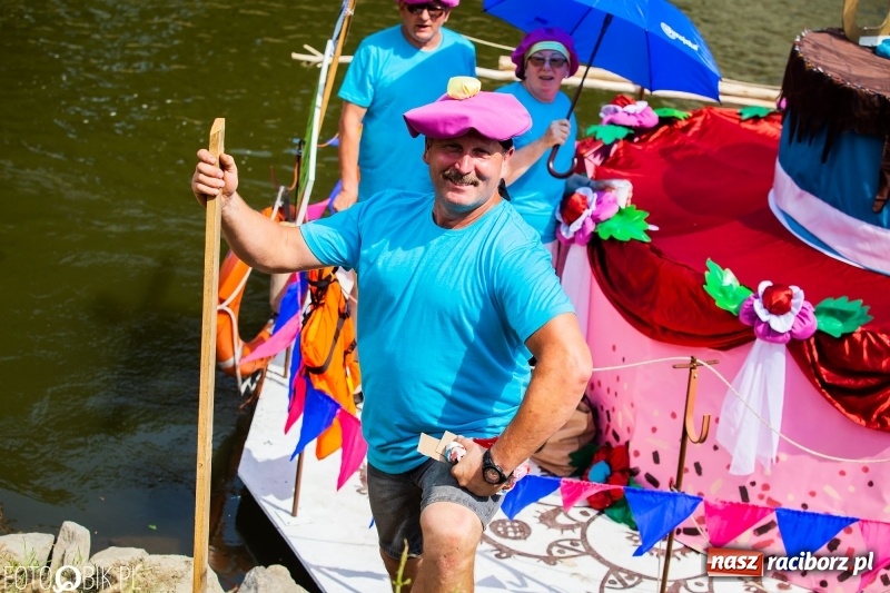 Zdjęcie w galerii na portalu naszraciborz.pl: Morsy spacerkiem, reszta powiosłuje albo włączy silniki. Skąd ruszy 22. Pływadło? wiadomości z regionu