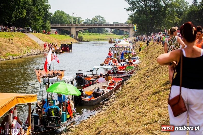 Zdjęcie w galerii na portalu naszraciborz.pl: Morsy spacerkiem, reszta powiosłuje albo włączy silniki. Skąd ruszy 22. Pływadło? wiadomości z regionu
