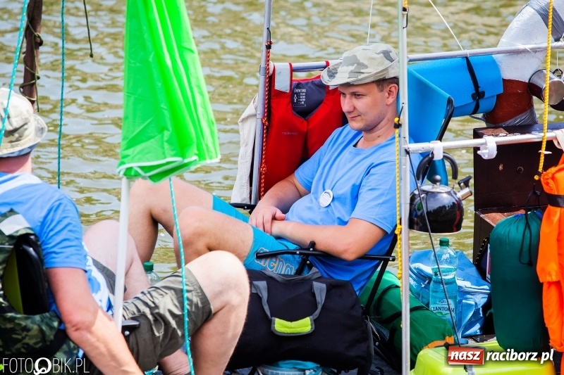 Zdjęcie w galerii na portalu naszraciborz.pl: Morsy spacerkiem, reszta powiosłuje albo włączy silniki. Skąd ruszy 22. Pływadło? wiadomości z regionu