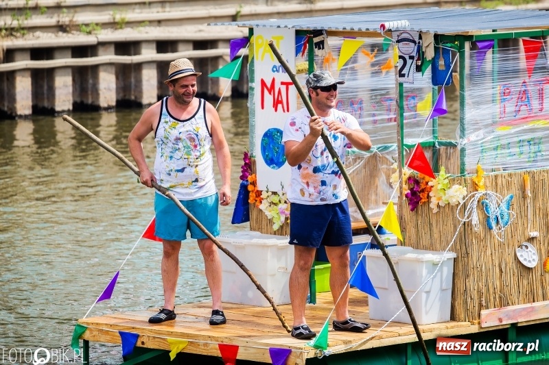Zdjęcie w galerii na portalu naszraciborz.pl: Morsy spacerkiem, reszta powiosłuje albo włączy silniki. Skąd ruszy 22. Pływadło? wiadomości z regionu