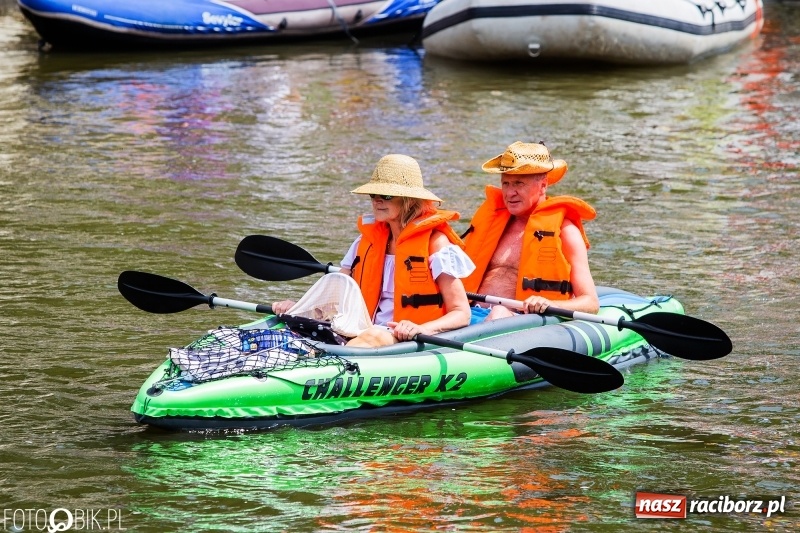 Zdjęcie w galerii na portalu naszraciborz.pl: Morsy spacerkiem, reszta powiosłuje albo włączy silniki. Skąd ruszy 22. Pływadło? wiadomości z regionu