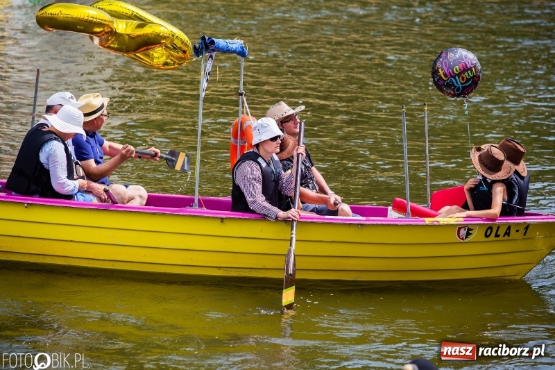 Zdjęcie w galerii na portalu naszraciborz.pl: Morsy spacerkiem, reszta powiosłuje albo włączy silniki. Skąd ruszy 22. Pływadło? wiadomości z regionu