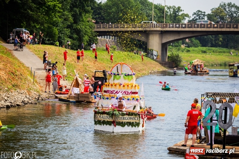 Zdjęcie w galerii na portalu naszraciborz.pl: Morsy spacerkiem, reszta powiosłuje albo włączy silniki. Skąd ruszy 22. Pływadło? wiadomości z regionu