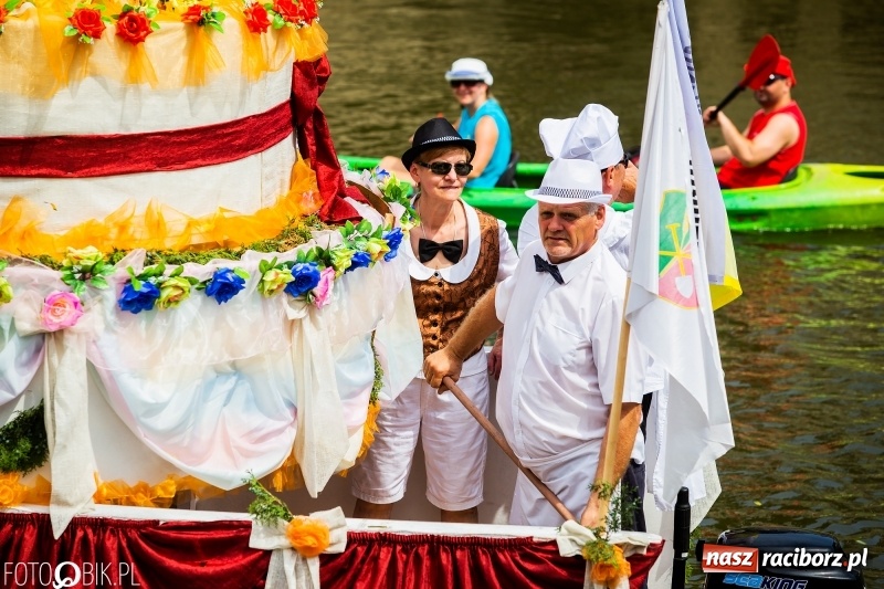 Zdjęcie w galerii na portalu naszraciborz.pl: Morsy spacerkiem, reszta powiosłuje albo włączy silniki. Skąd ruszy 22. Pływadło? wiadomości z regionu