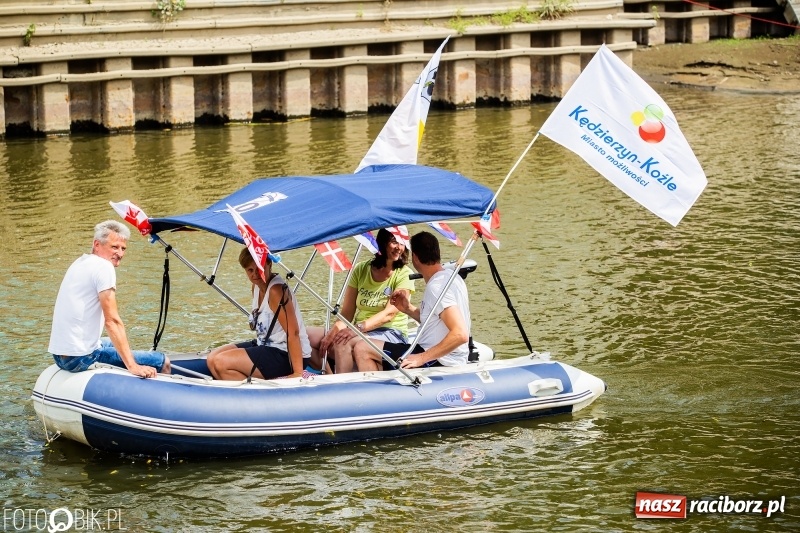 Zdjęcie w galerii na portalu naszraciborz.pl: Morsy spacerkiem, reszta powiosłuje albo włączy silniki. Skąd ruszy 22. Pływadło? wiadomości z regionu