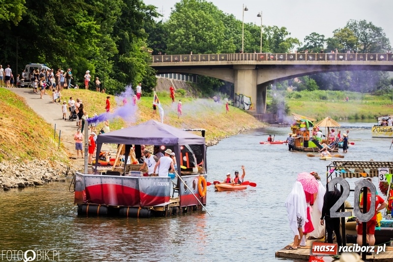 Zdjęcie w galerii na portalu naszraciborz.pl: Morsy spacerkiem, reszta powiosłuje albo włączy silniki. Skąd ruszy 22. Pływadło? wiadomości z regionu
