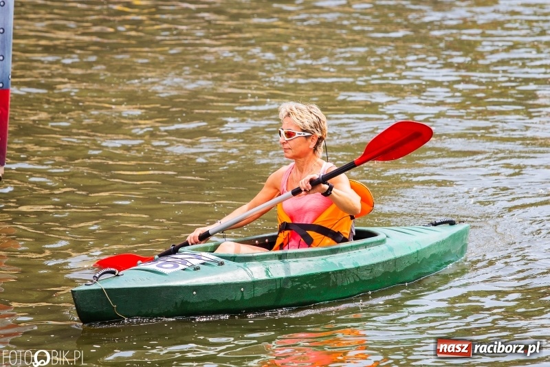 Zdjęcie w galerii na portalu naszraciborz.pl: Morsy spacerkiem, reszta powiosłuje albo włączy silniki. Skąd ruszy 22. Pływadło? wiadomości z regionu